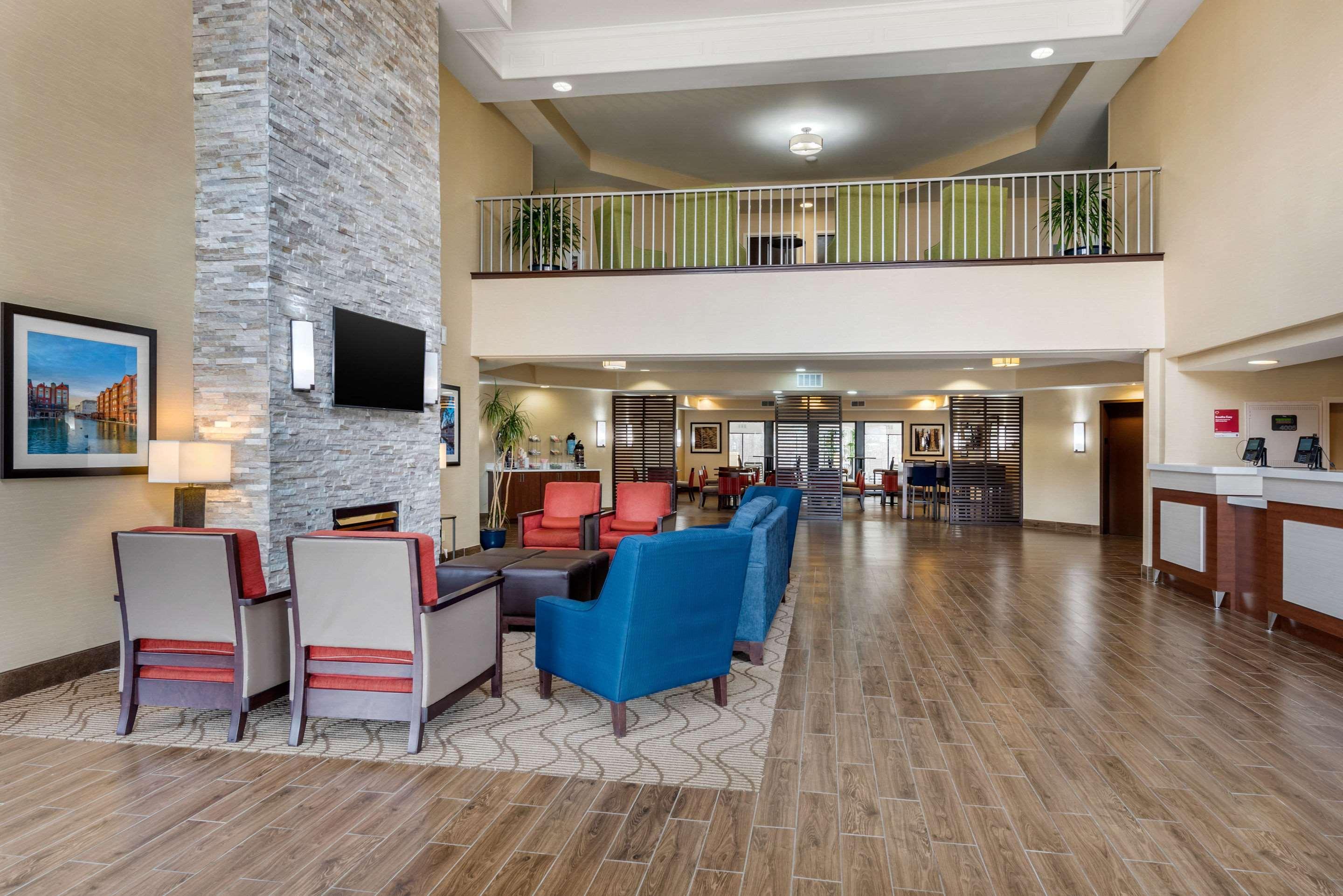 Comfort Suites Lafayette University Area Ngoại thất bức ảnh