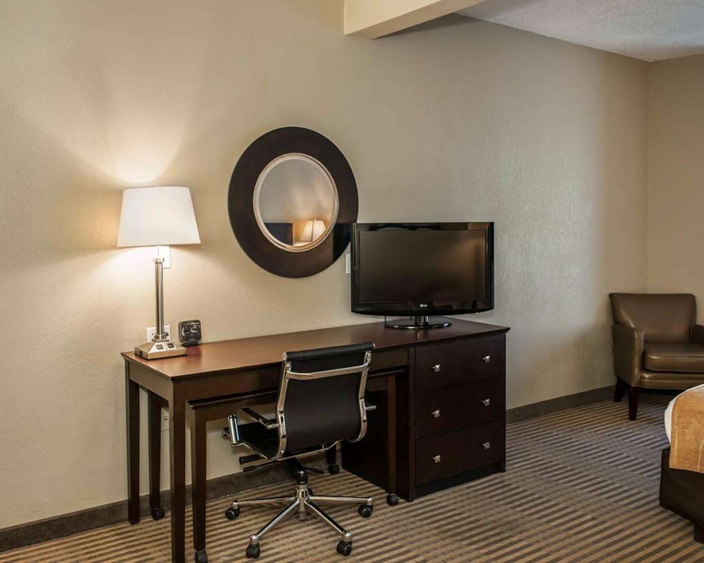 Comfort Suites Lafayette University Area Phòng bức ảnh